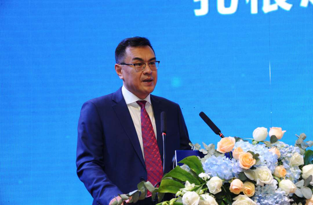 Dongsheng was invited to attend the strategic cooperation meeting between govern